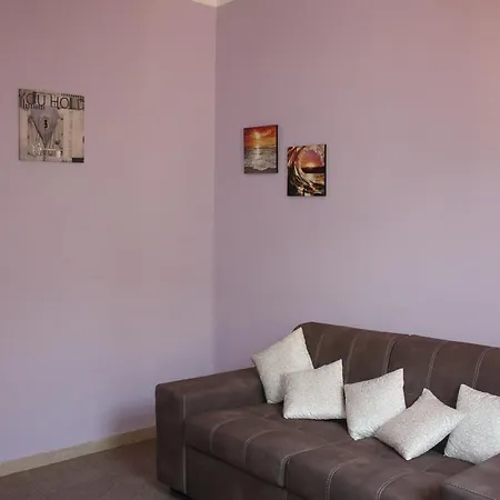 Miob Holiday House Διαμέρισμα *